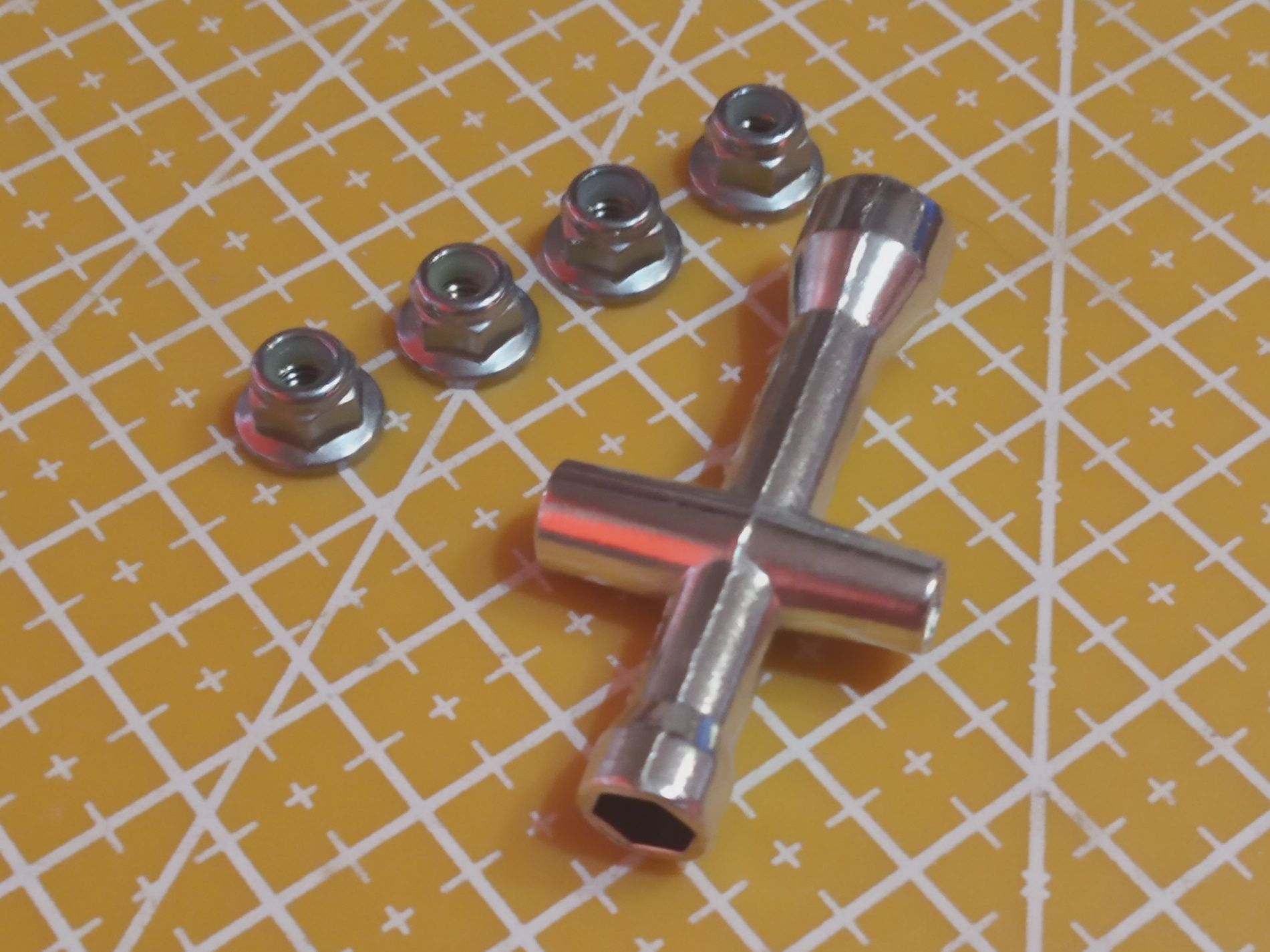 Klucz do kół modelu zdalnie sterowanego rc 7mm 5,5mm 5mm 4mm TRX SCX