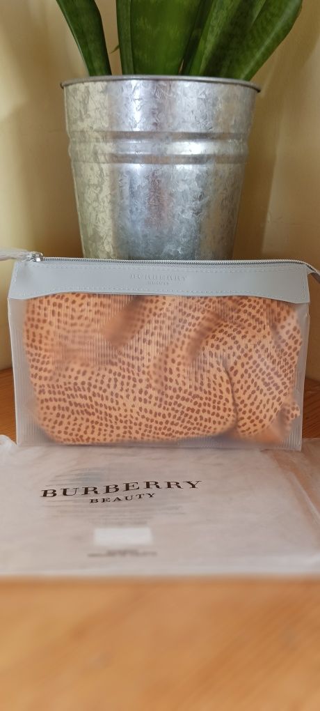 Burberry Pochete transparente.