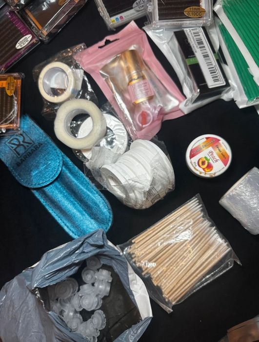 materiały do przedłużania rzęs