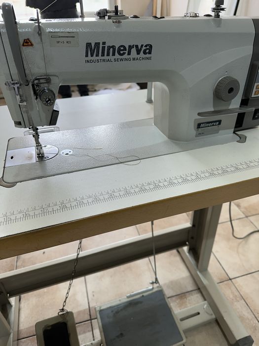 Швейна машинка Minerva