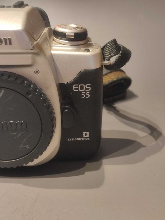 Canon EOS 55 - Câmara Analógica - RESERVADA