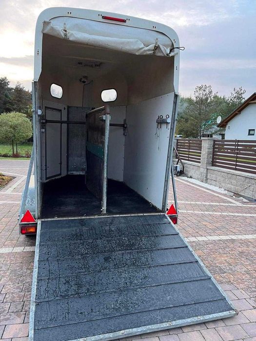 Przyczepa do przewozu koni. DMC 1600 kg