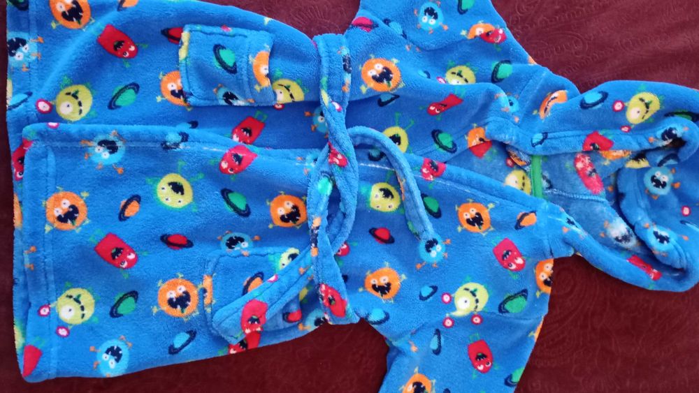 Sprzedam szlafrok na 2-3 lata