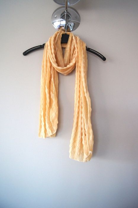 jasny bialy kremowy pomaranczowy bezowy szal szalik chusta kremowa hit