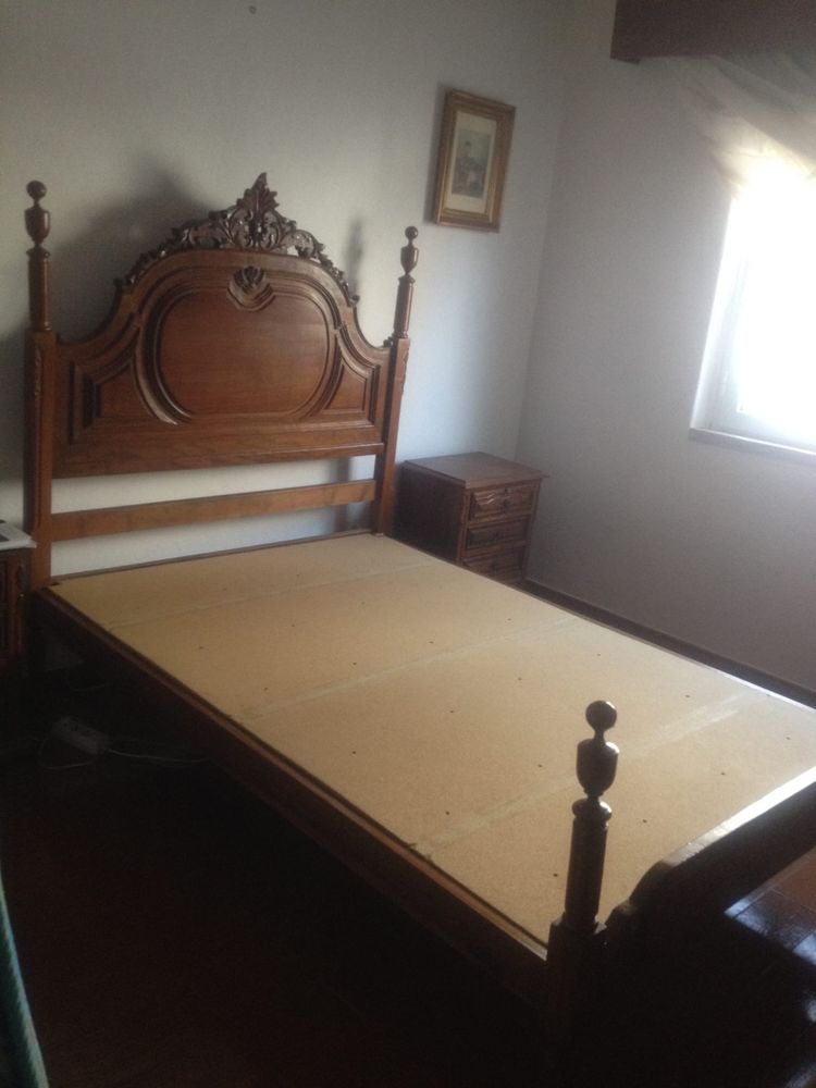 Mobília de quarto de casal em excelente estado