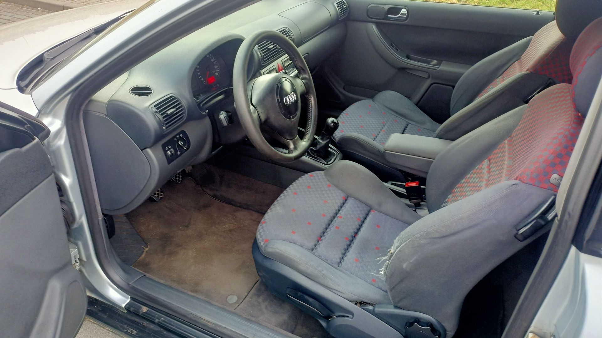 Audi A3 1.6 benzyna hatchback