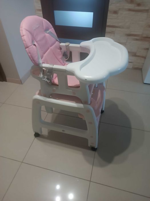 Krzesełko do karmienia dziecka