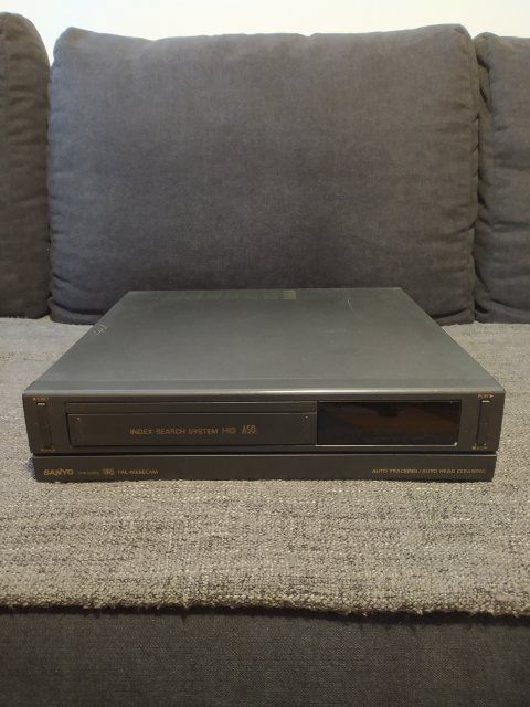 Video SANYO model VHR-220EE + pilot