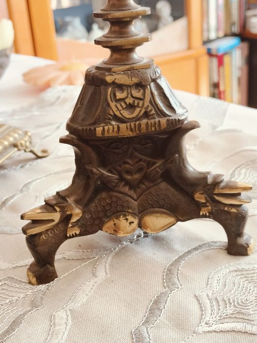 Mosiężny świecznik bardzo ciężki