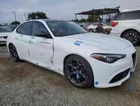 Alfa Romeo Giulia 2018 ALFA ROMEO GIULIA TI / Benzyna / Tył napęd / Automat