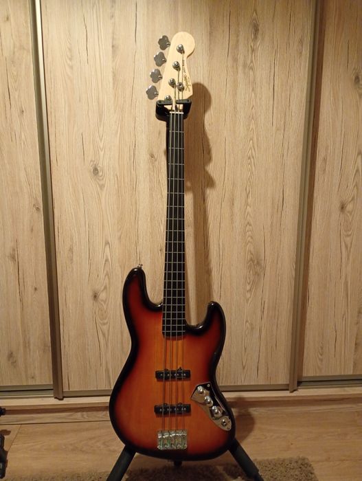 Fender, Squier vintage modified fretless Jazz Bass