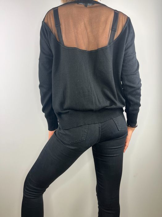 Czarny asymetryczny sweter crop top siateczka na plecach Top Secret M