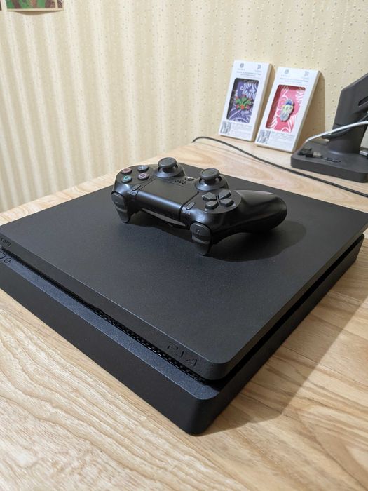 Ігрова приставка SONY PlayStation 4 1ТВ + 3 гри