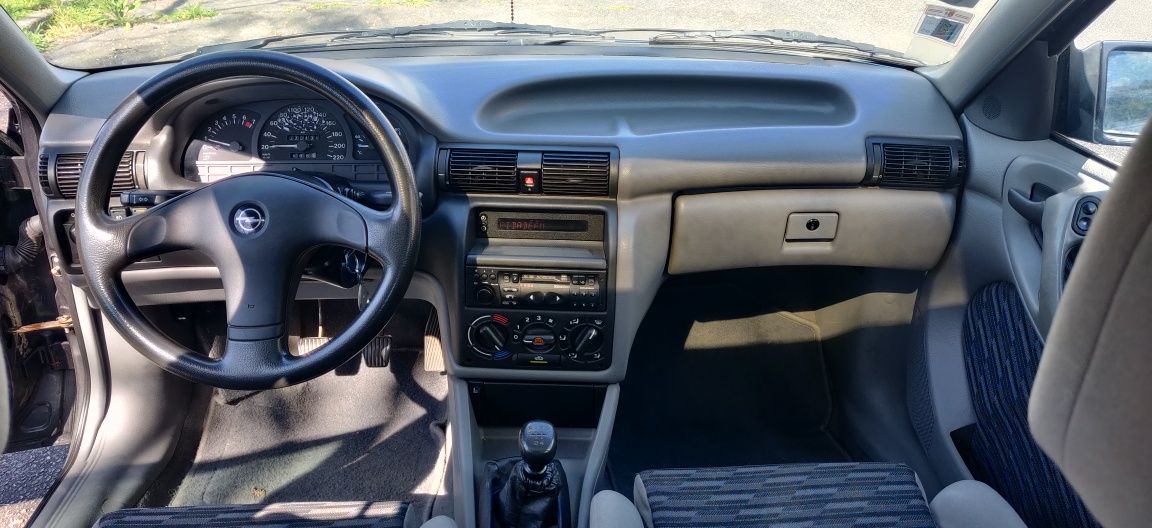 Opel Astra 1.4 Nacional