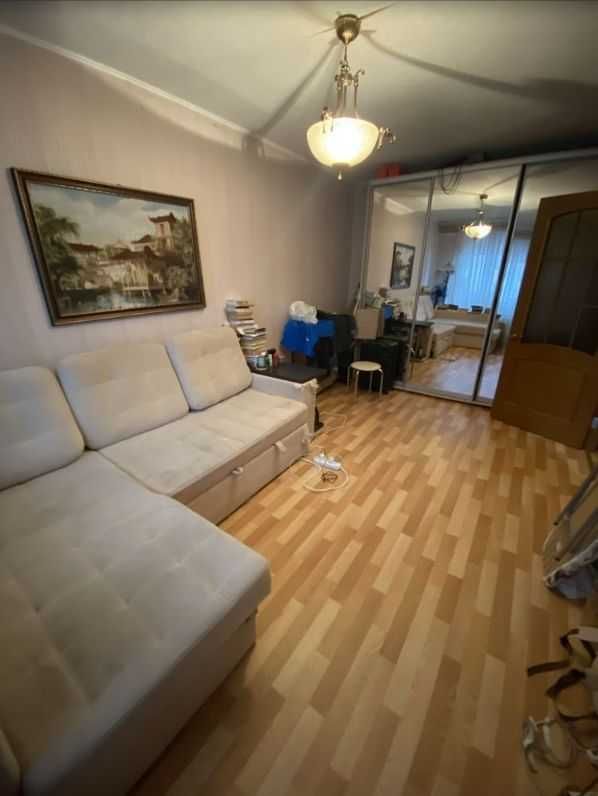 1 кім в ЦЕГЛІ з КОСМЕТИКОЮ район НАГОРКА (715584)