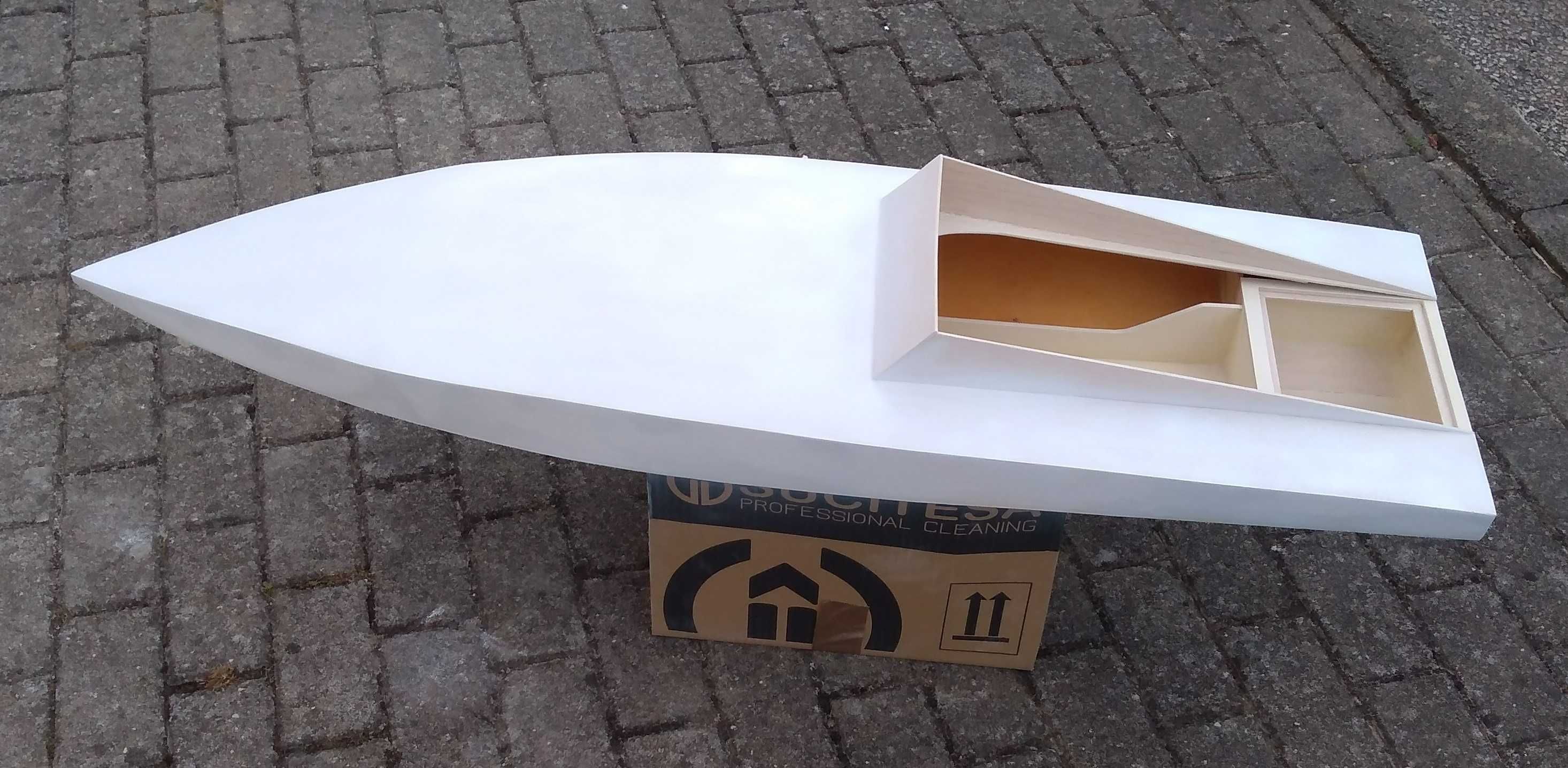 Barco telecomandado para motorizar (130cm)