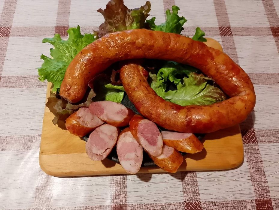 Копченості з домашньої свинини приготовані з любов'ю