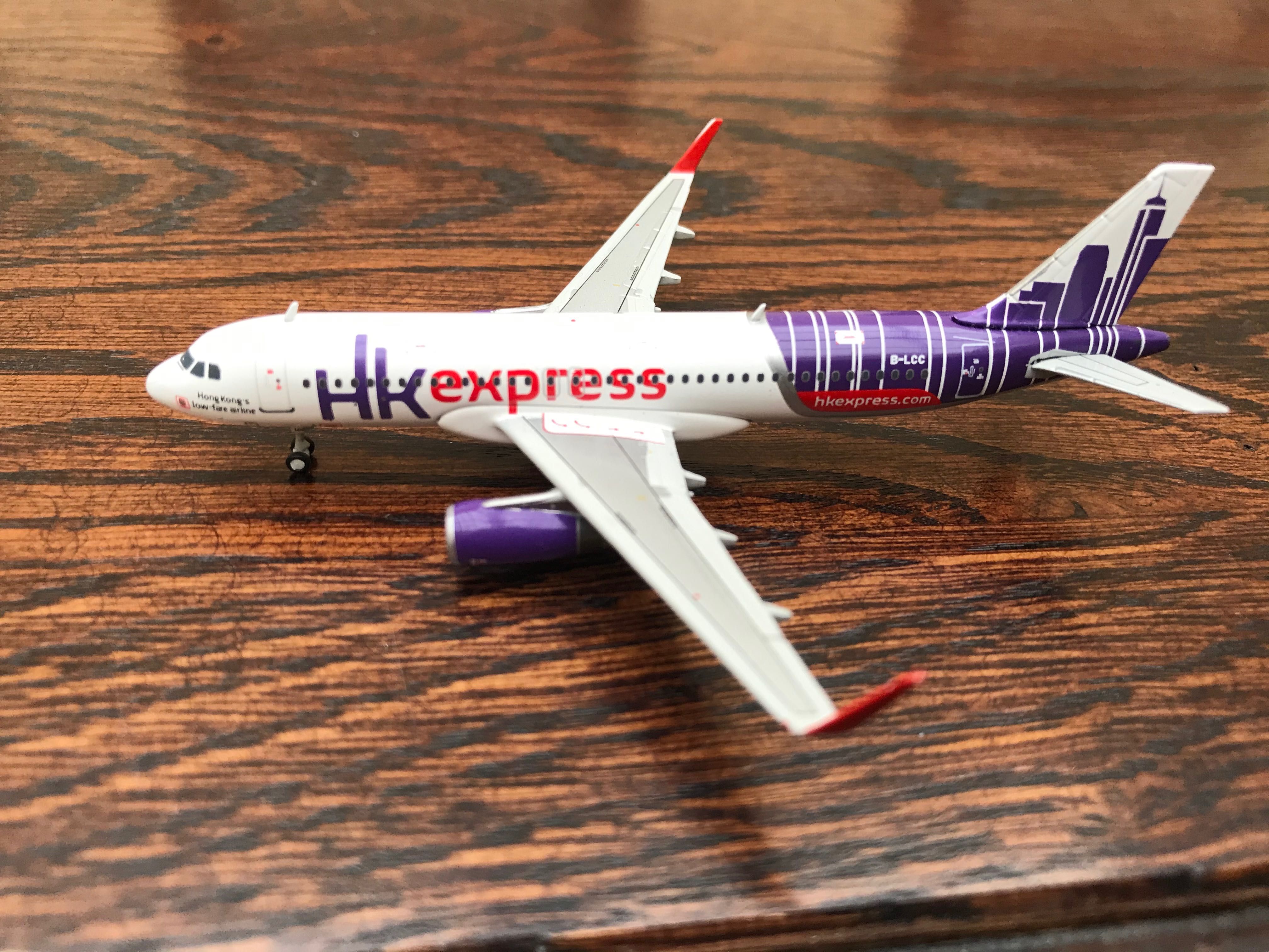 Model samolotu HK Express Airbus 320-200, 1:400