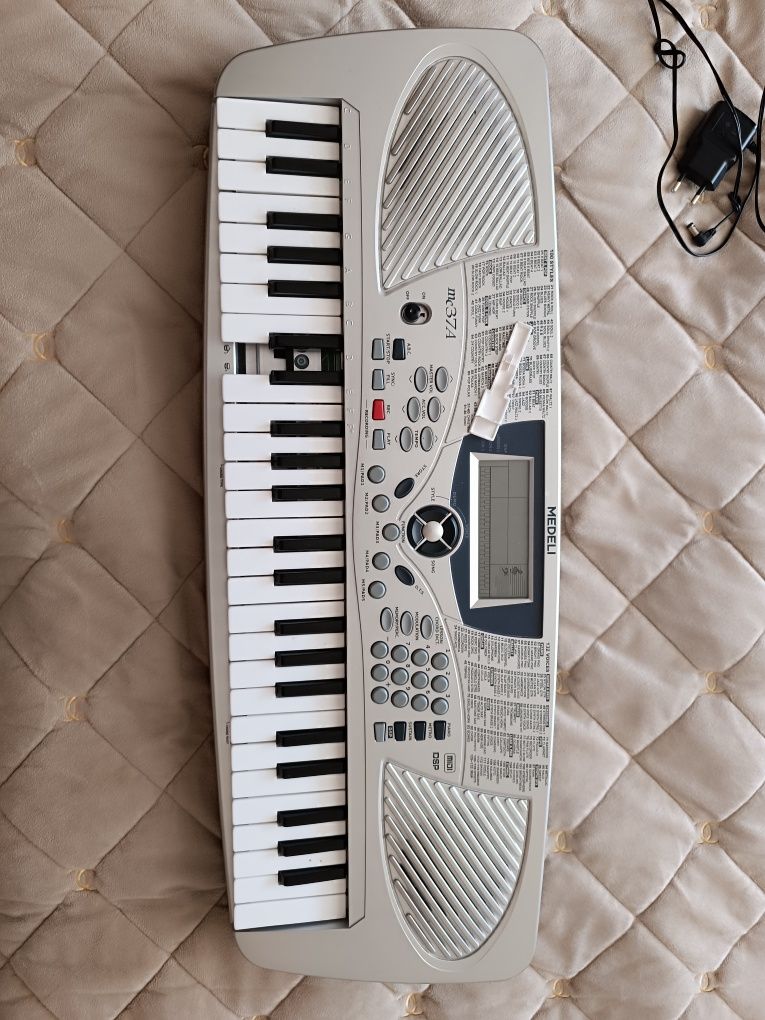 Синтезатор MEDELI mc37A