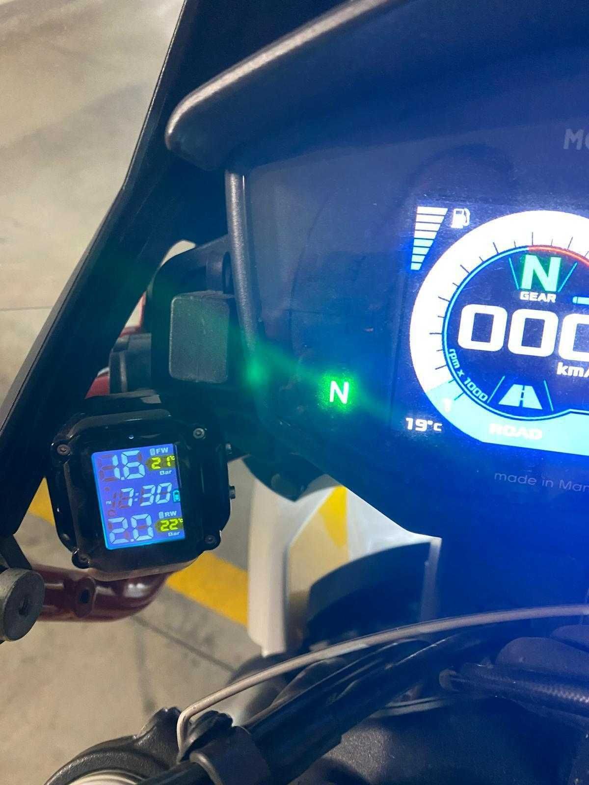 Moto Guzzi V85 V85TT