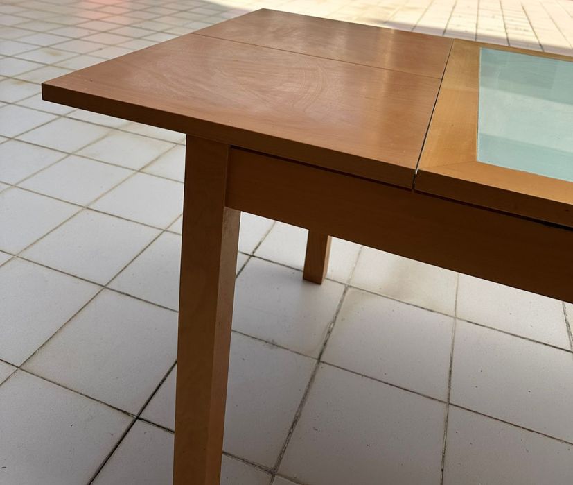 Mesa de madeira extensível