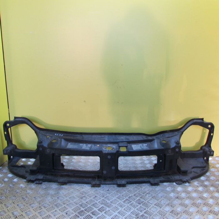 Панель передня Трафик 2 Виваро Trafic 2 Vivaro телевизор шрот