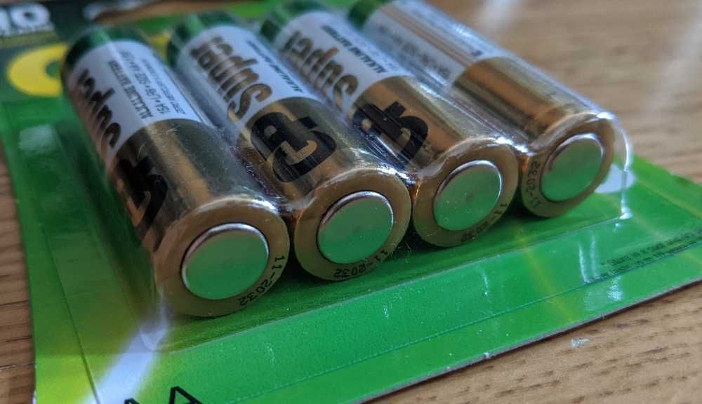 Baterie alkaliczne AA LR6 Paluszek 1,5V GP Super 4SZT NOWE do 11-2032