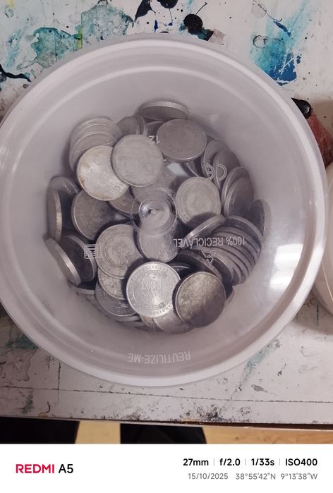Vendo moedas  meticais