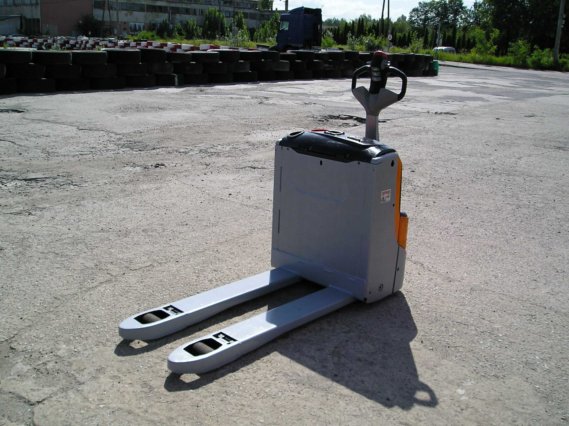 paleciak elektryczny STILL EXU16 wózek widłowy