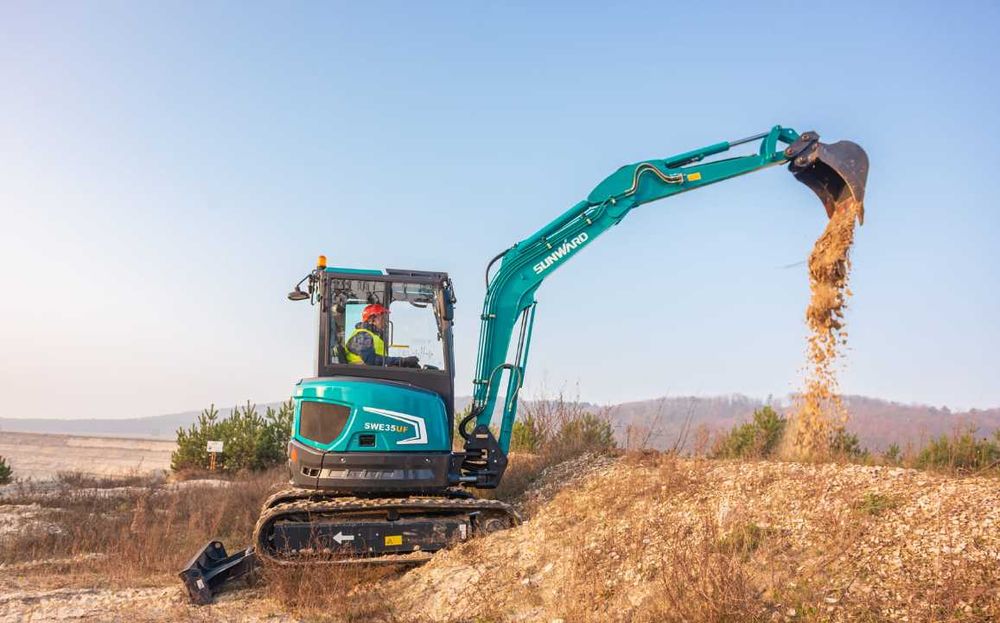 Послуги оренда Міні-екскаватор SUNWARD SWE35UF