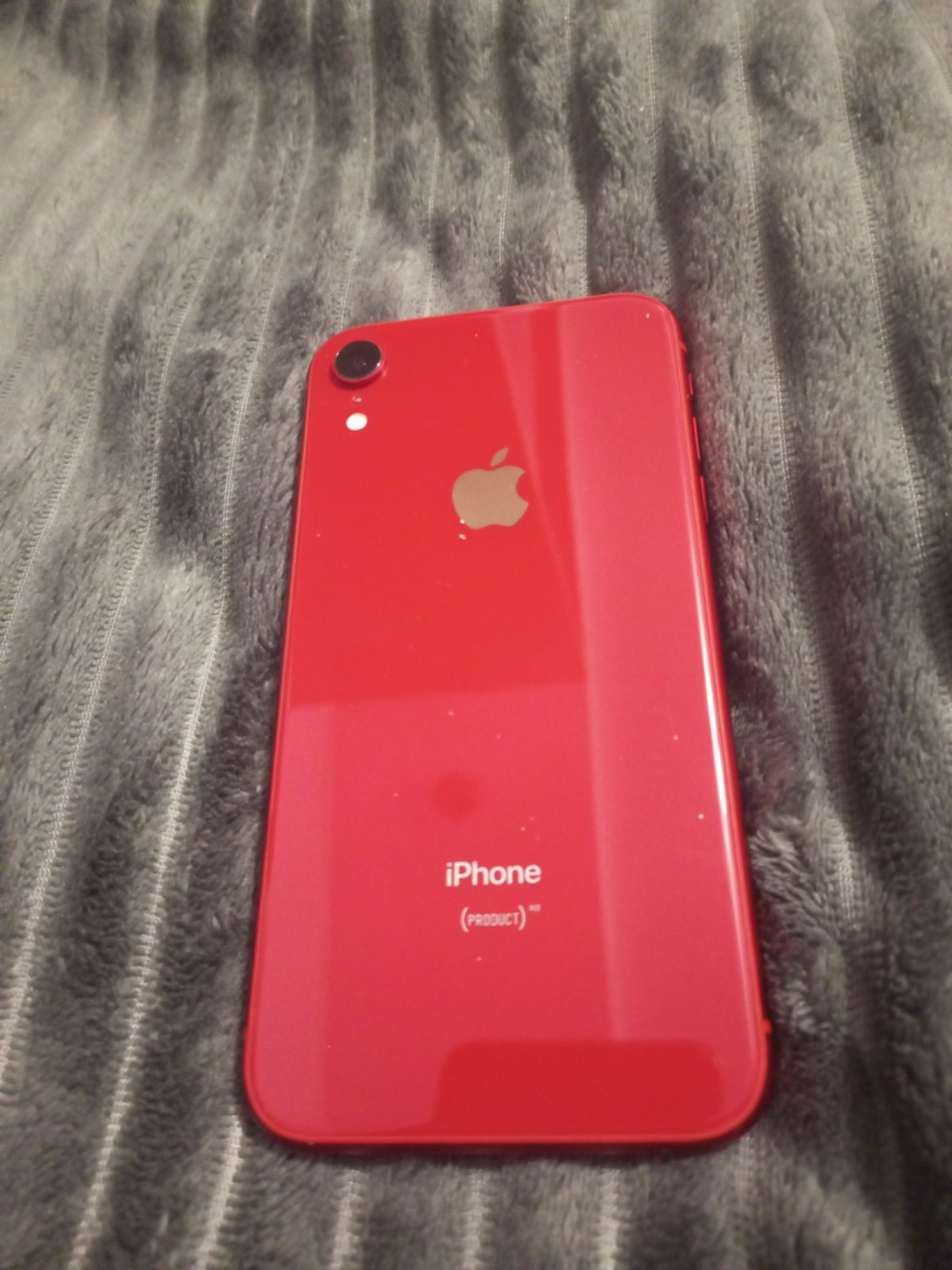 iPhone XR red 64 gb