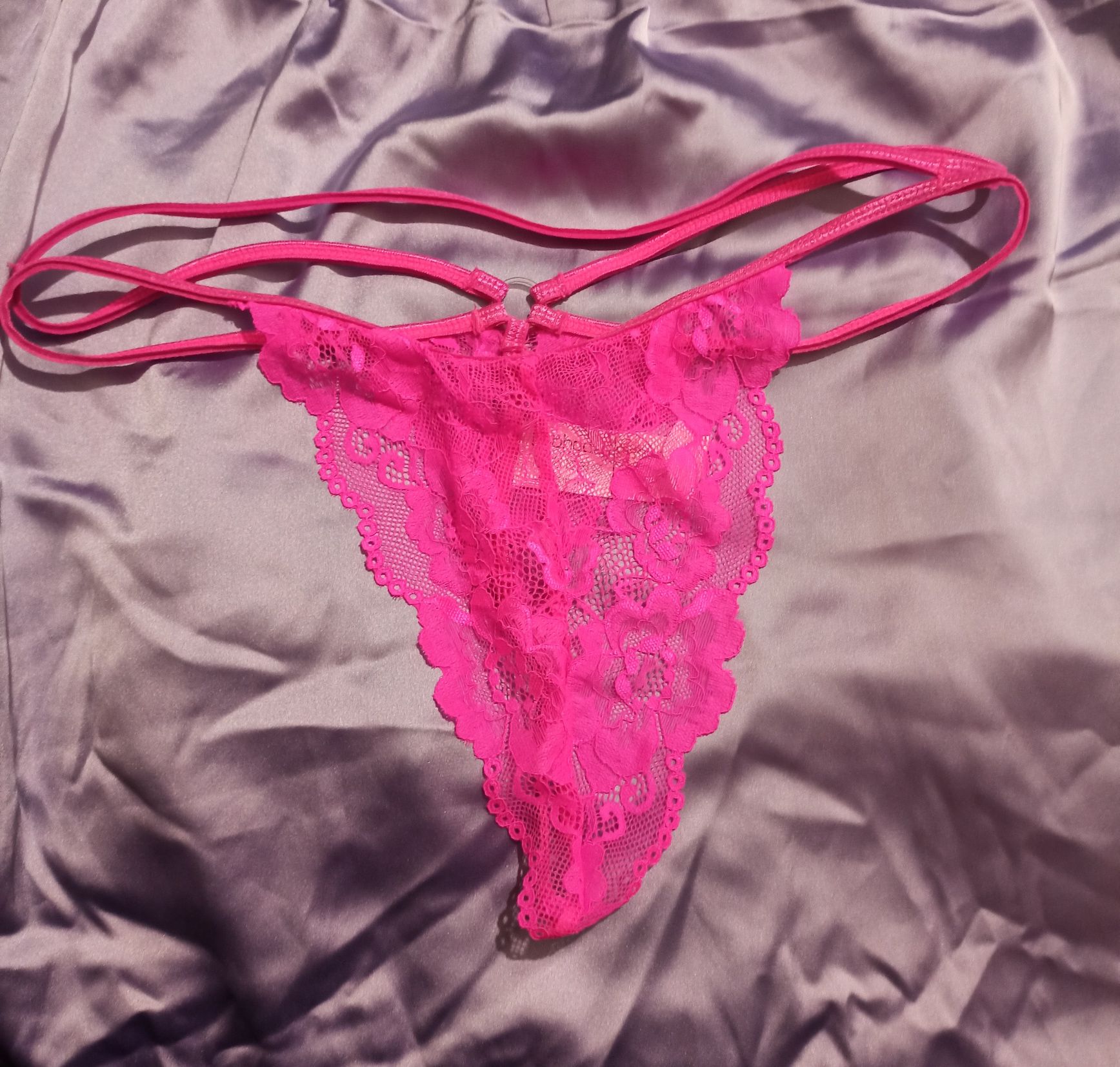 44 46 Majtki stringi nowe Boohoo neonowy róż Plus Size stringi