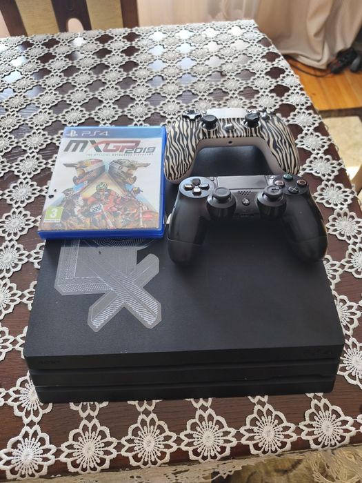 PlayStation 4 pro 1tb dwa pady napęd