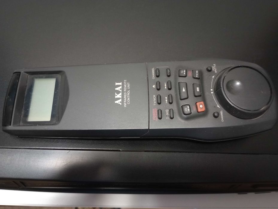 AKAI magnetowid VHS G511 (sprawny) + gratis 10 kaset Akai