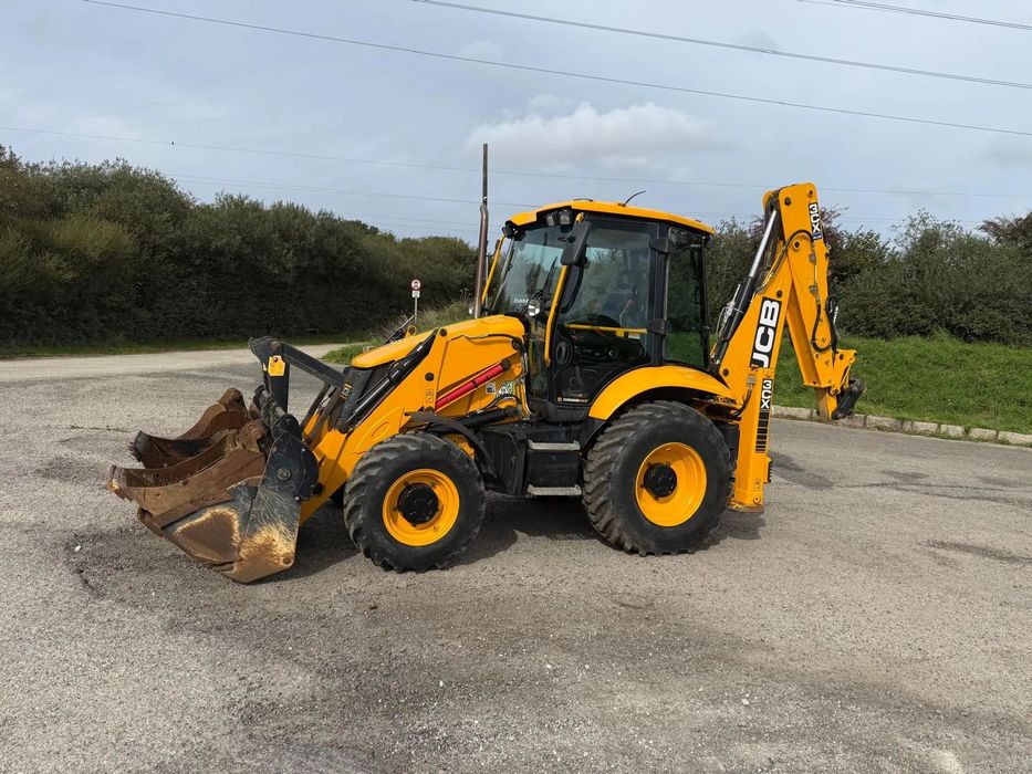 JCB 3CX PLUS  Witam, mam do sprzedania koparke JCB 3CX 2022r Cena 161000PLN Netto