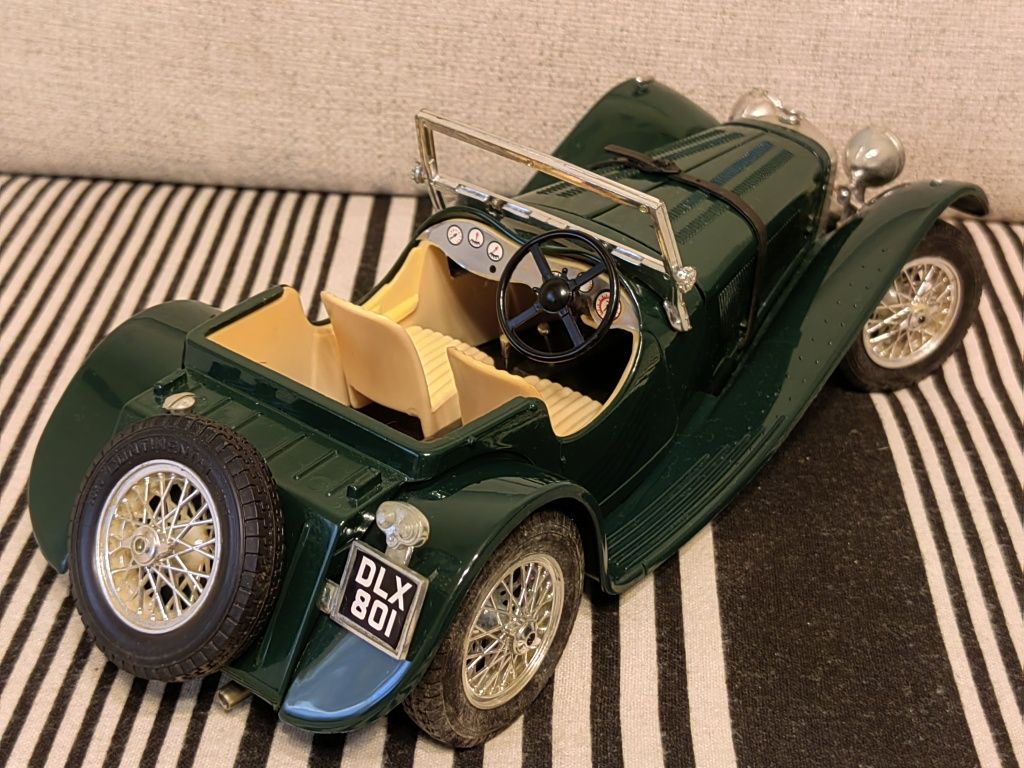 Miniatura 1/18 Jaguar SS 100, da BBurago