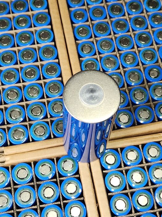 Нові 42Ah EVE 168A Акумулятор 46120 Li-NMC циліндричний силовий