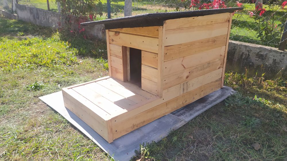 Buda dla psa ocieplona