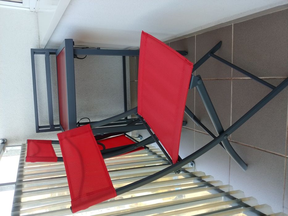 Zestaw mebli balkonowych tarasowych rozkładany stolik i krzesła