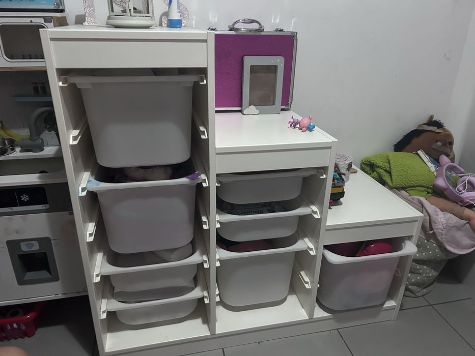 Comoda ikea como nova