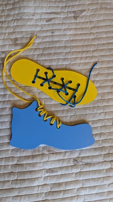 Цена за всё. Игрушки - шнуровки, іграшка - шнурівка