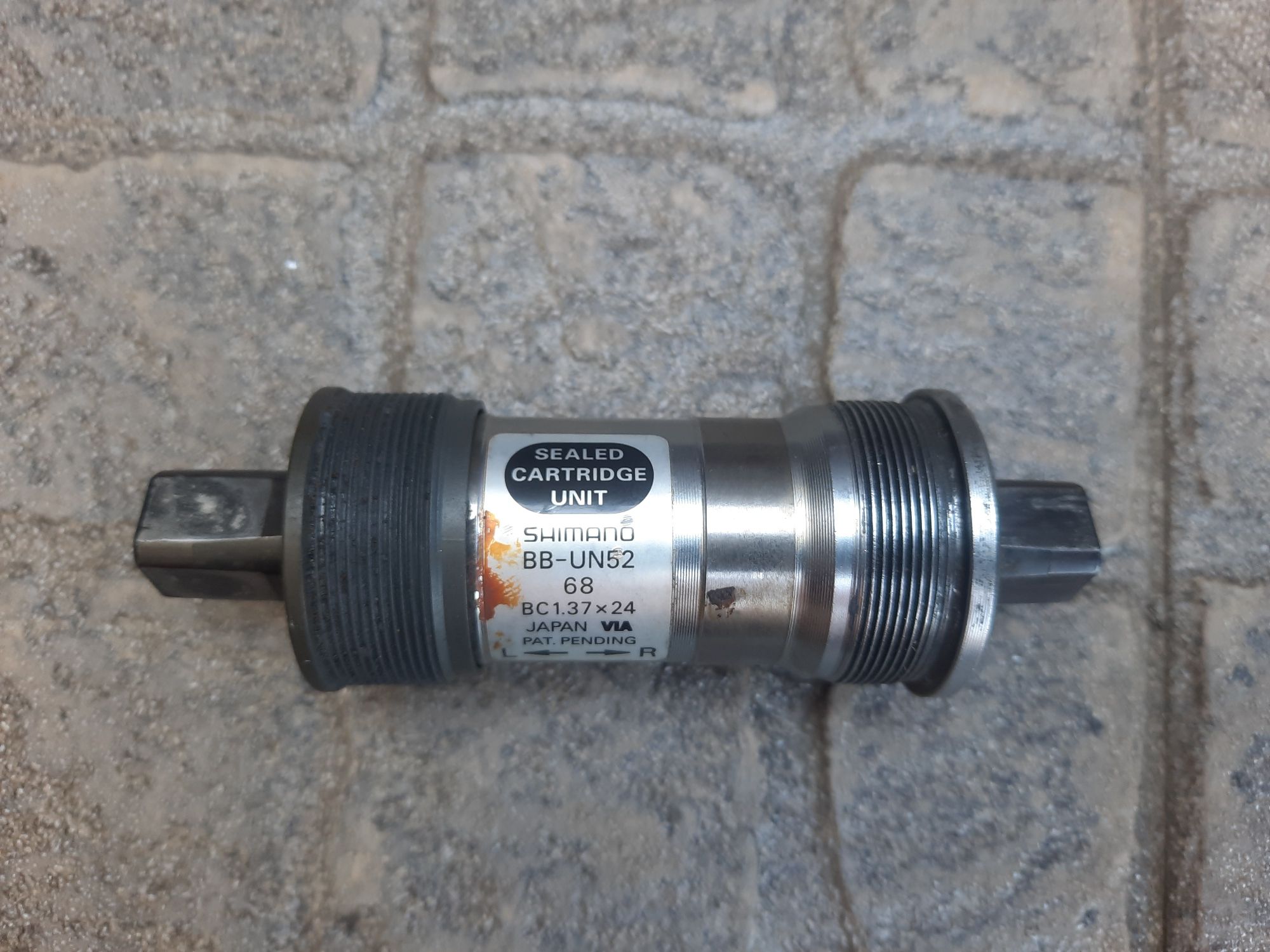 wkład suportu shimano BB-UN52 gwint bsa 1,37x24 . 110 mm kwadrat 0824