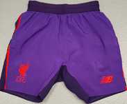 S) LIVERPOOL F.C New Balance oryginalne spodenki klubowe Roz.134/140