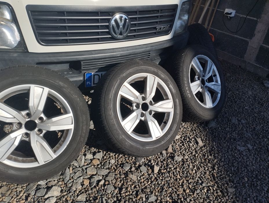 Felgi Audi  A4 5x112 z oponami