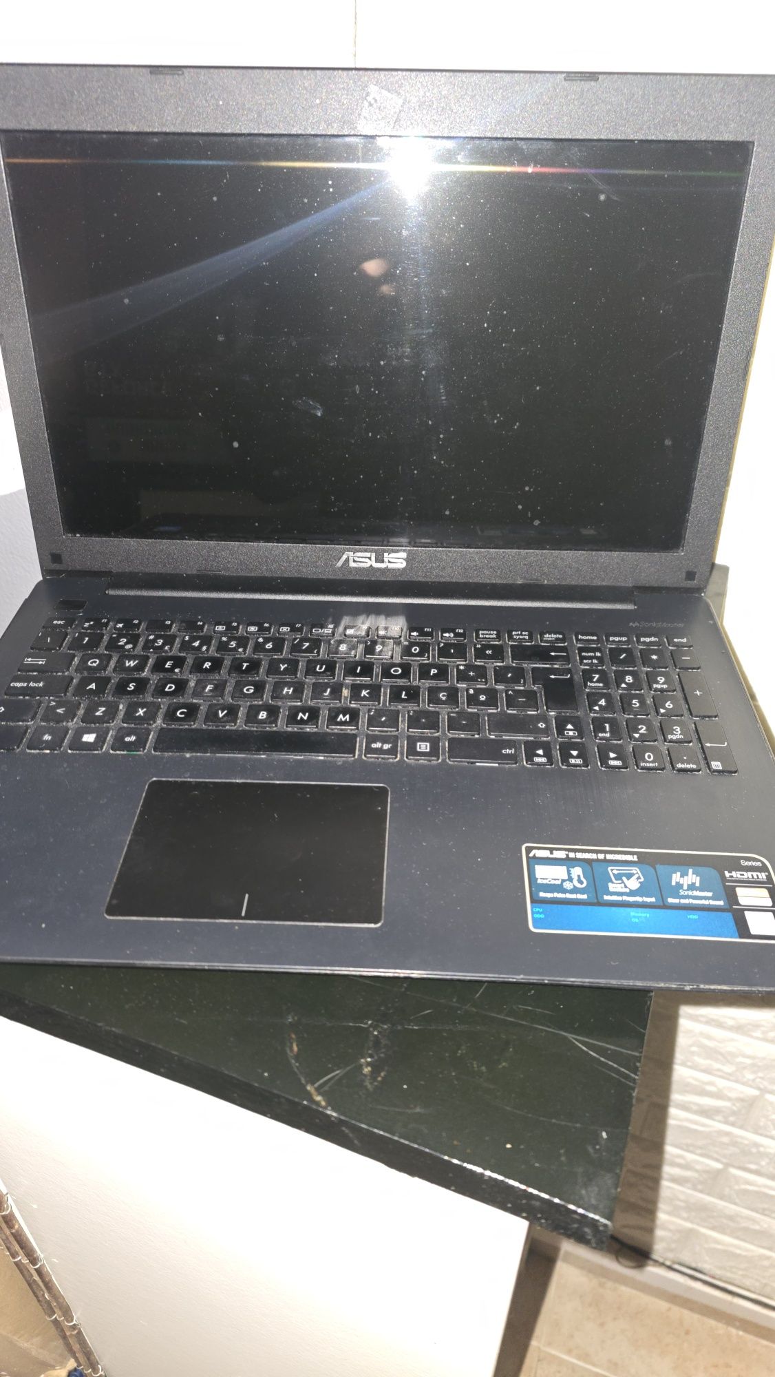 Portátil Asus F553M