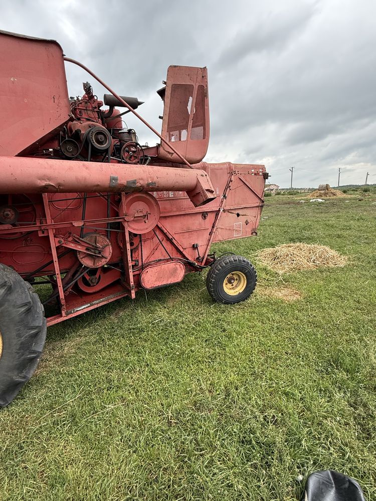 Комбаїн MASSEY ferguson
