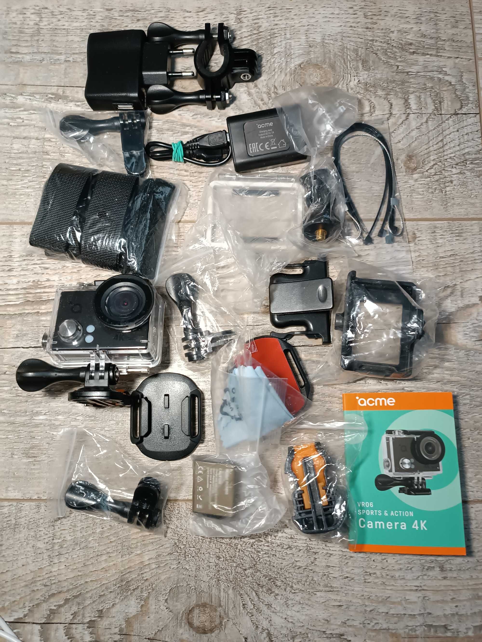 Kamera sportowa ACME VR06 Ultra HD z Wi-Fi i akcesoriami