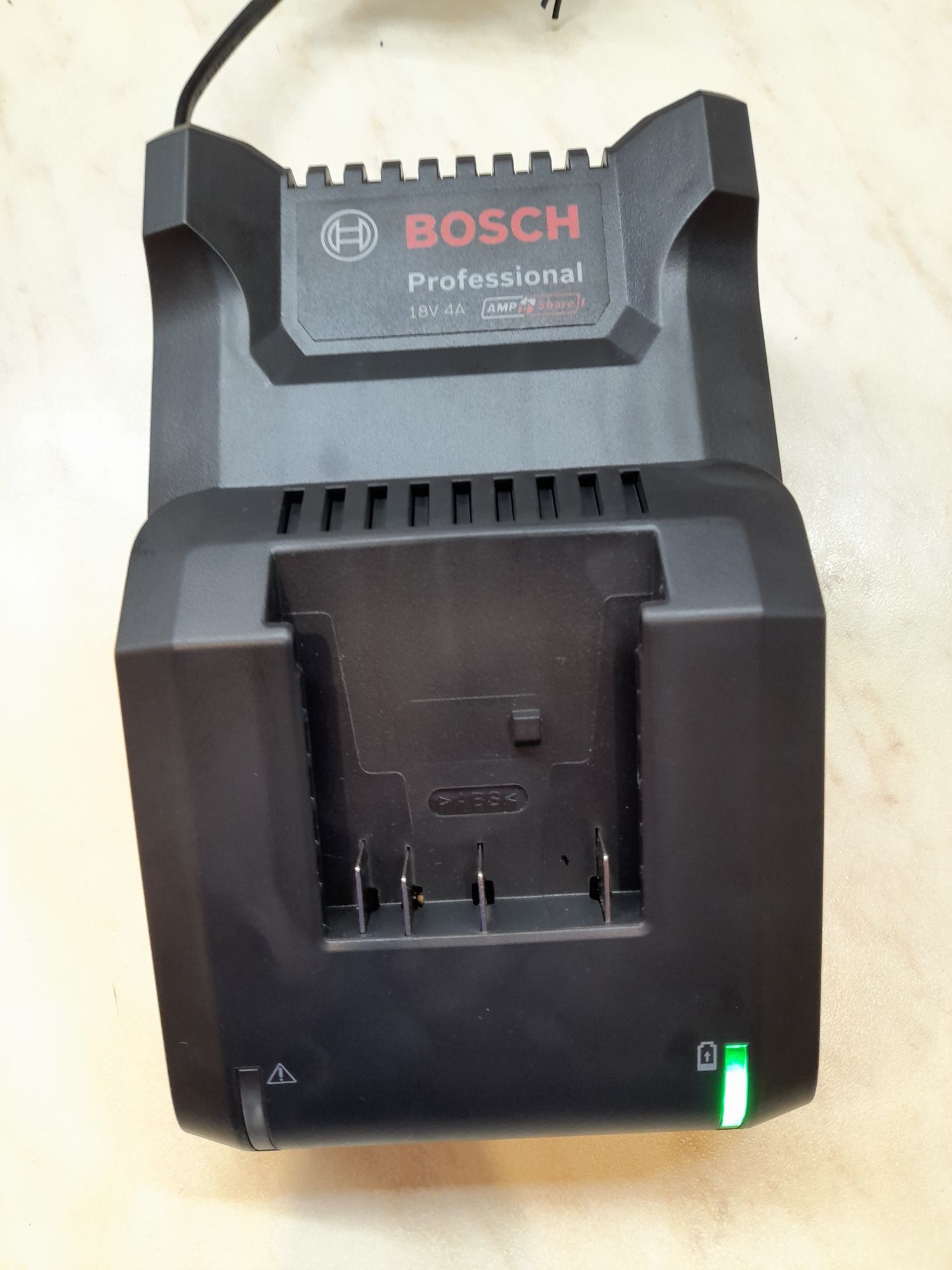Зарядное устройство Bosch GAL 18V-40