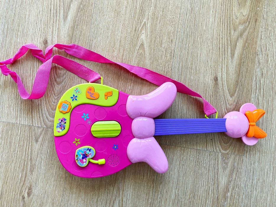 Guitarra Minnie – Brinquedo Musical com Sons e Vibrações