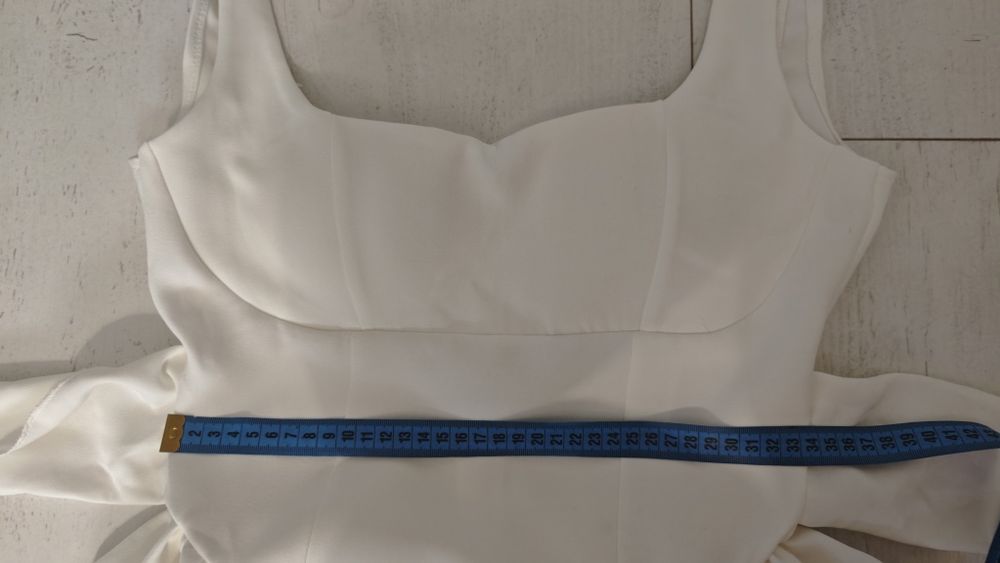 Nowa  Biała sukienka rozm s